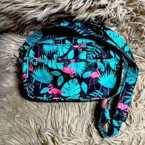 🔥 Amazing Lug flamingo convertible vacation bag 🔥